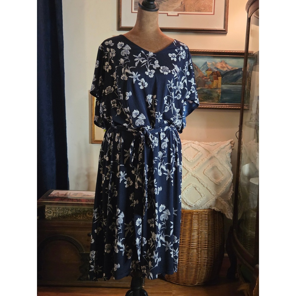 41 Hawthorn Navy White Floral V-Neck Belted Midi Dress 3X